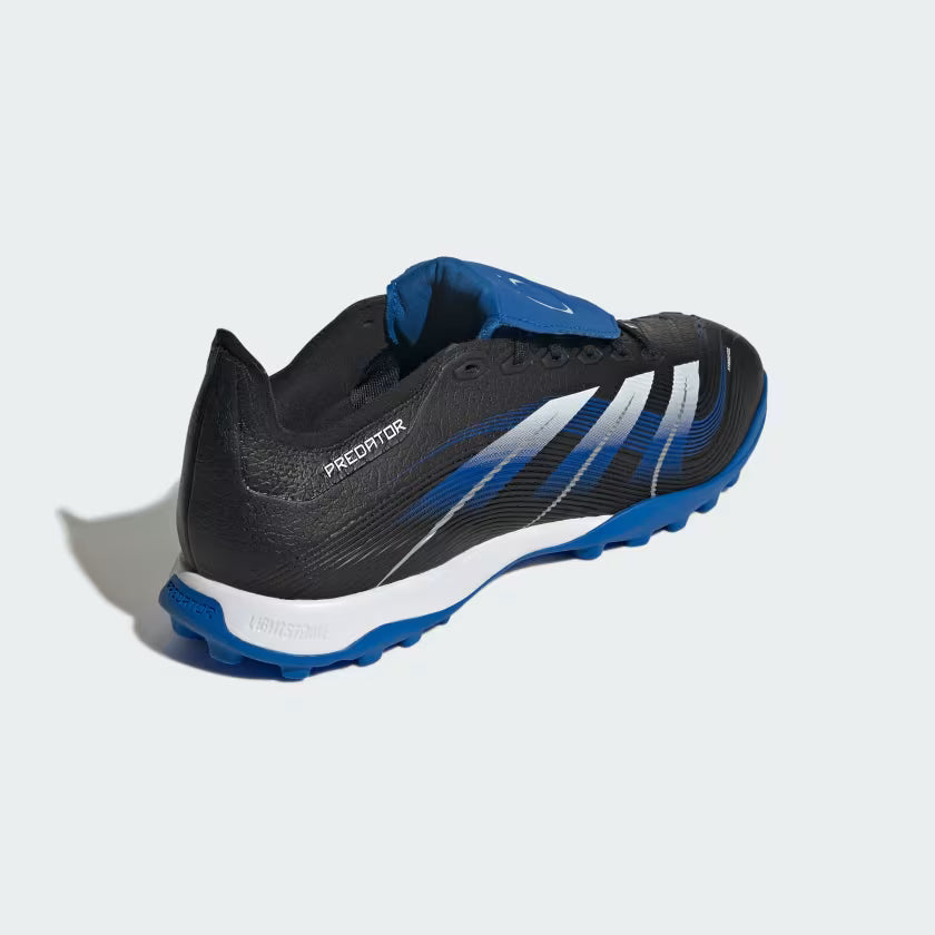 Torretin Predator League JB con lengüeta plegable para pasto sintético