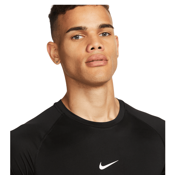 TOP LICRA NIKE PRO DRI-FIT SHORT SLEEVE NEGRO - FB7932010